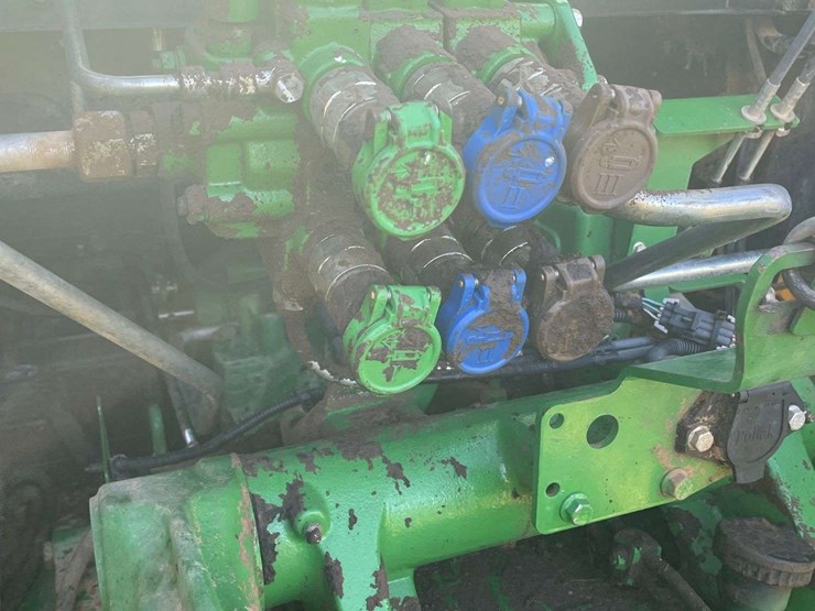 2022-john-deere-6135e-image-21