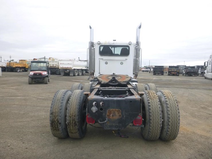 2012-peterbilt-389-image-6