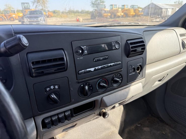 2005-ford-f250-image-30