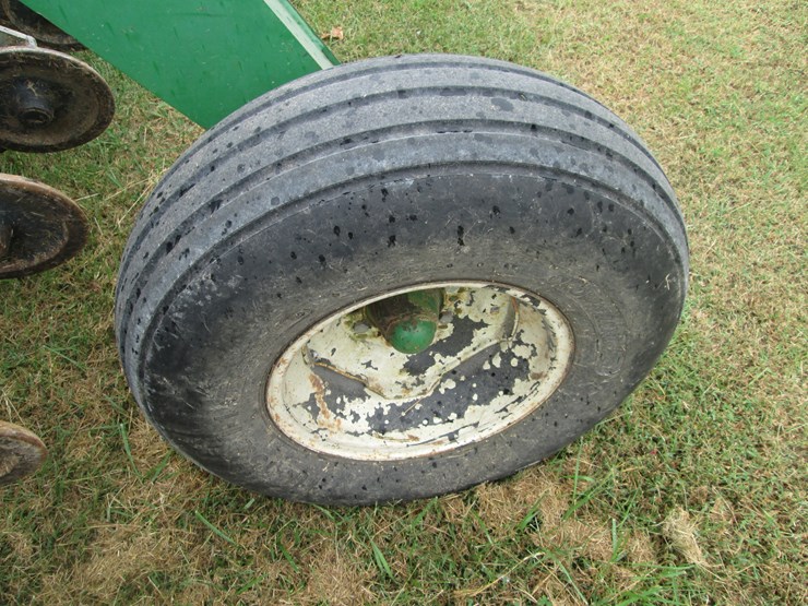 john-deere-750-image-8