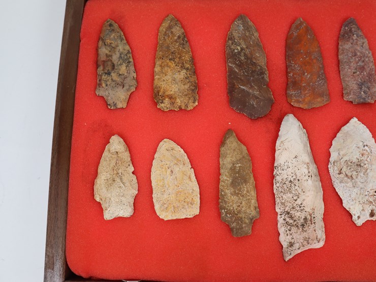 #64-•-#4170-•-(14)-framed-native-american-artifacts-image-3