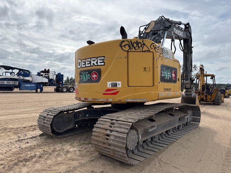 deere-245g-lc-image-6