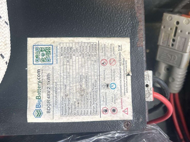 md-electric-golf-cart-with-battery-charger-image-9