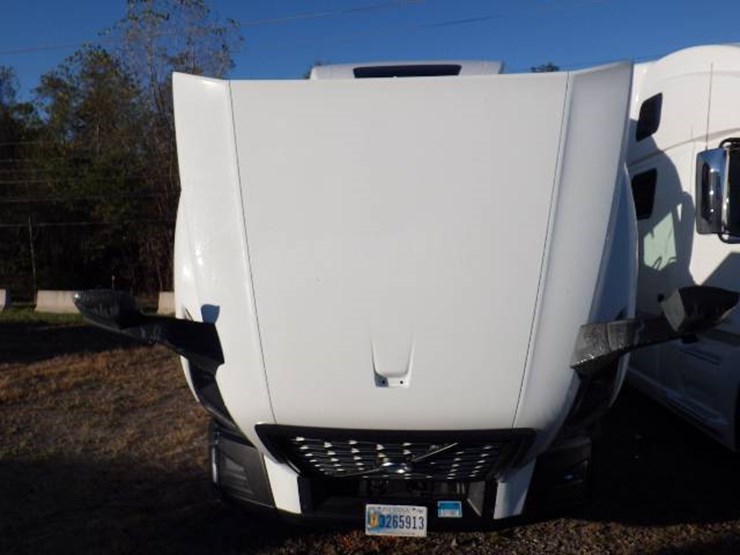 2022-volvo-vnl-860-image-18