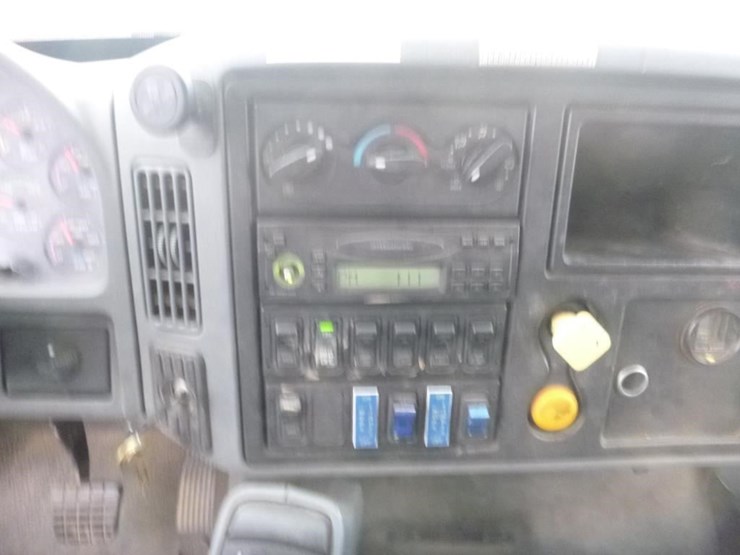 2007-international-durastar-4400-image-22