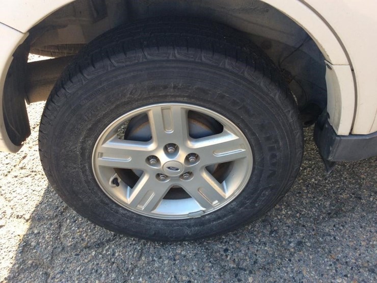 2011-ford-escape-image-14