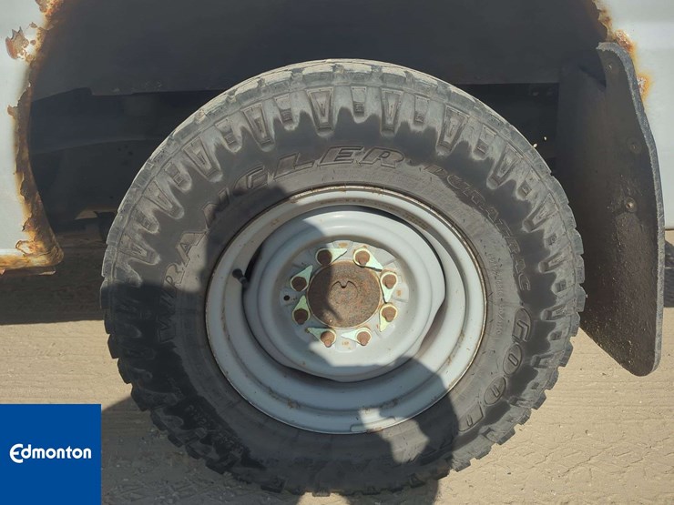 2012-ford-cargo-image-31