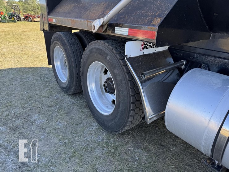 2011-kenworth-t800-image-14