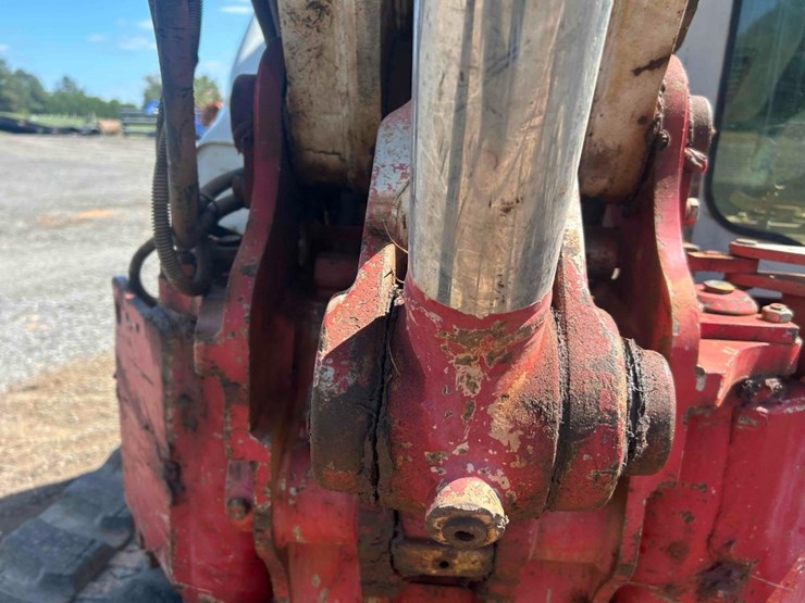2013-takeuchi-tb180fr-image-18