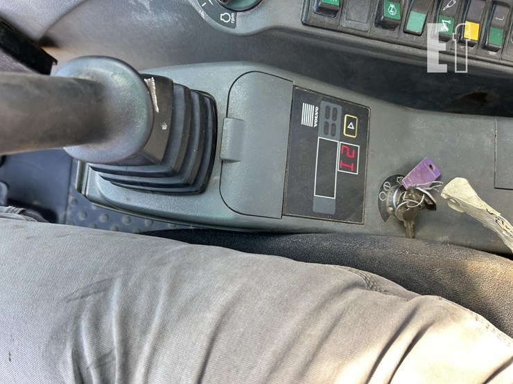 2004-volvo-ec210c-lc-image-45