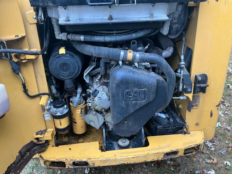 2010-caterpillar-257b-image-42