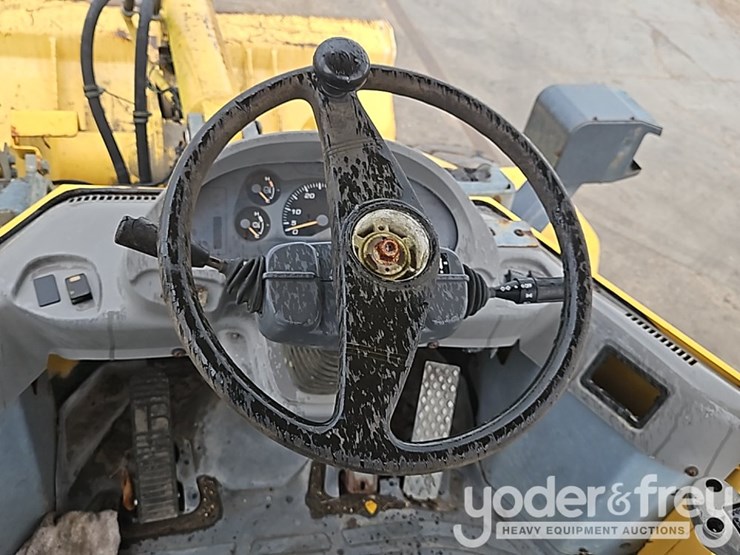 2005-komatsu-wa200-5-image-29