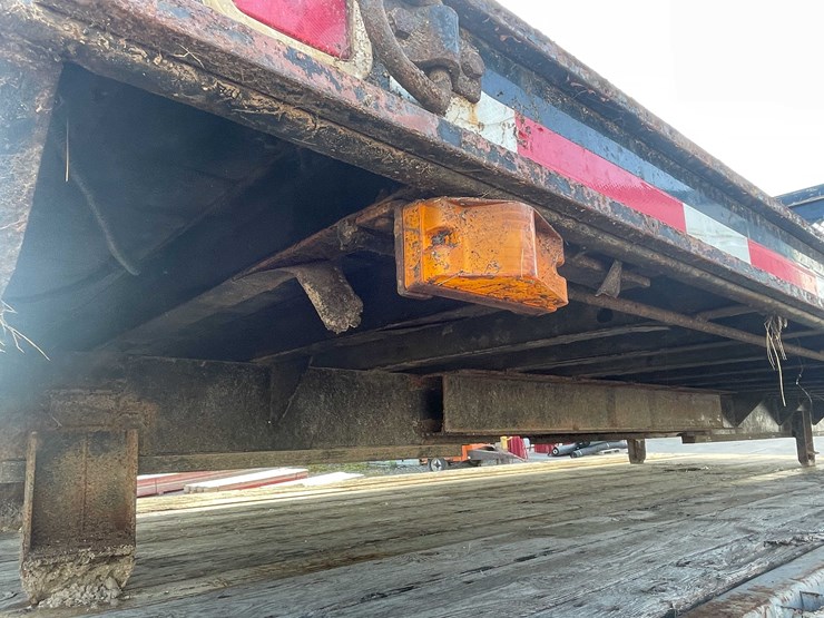 #1893-•-knapheide-semi-truck-flatbed-image-9