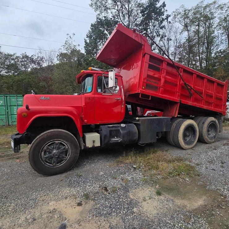 1989 MACK RD690SX