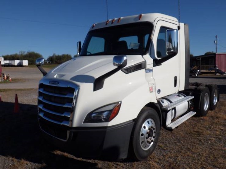 2019-freightliner-cascadia-116-image-1