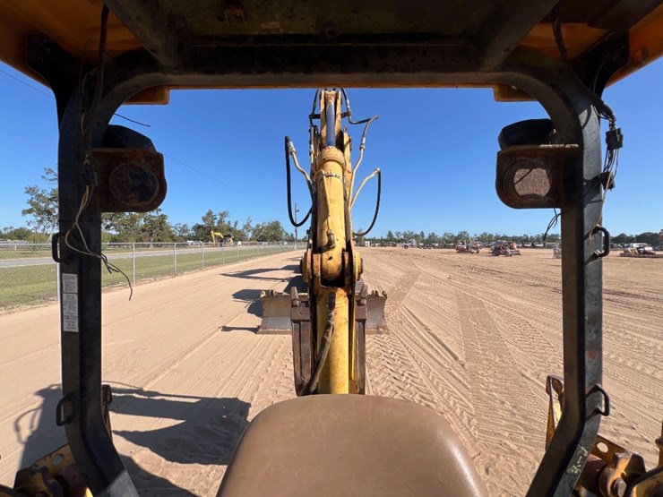2000-deere-310se-image-38