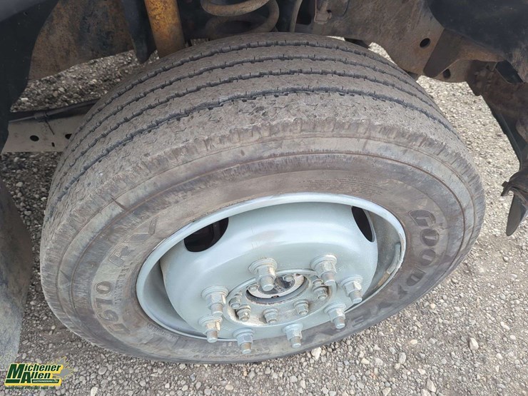 2015-ford-f350-image-31