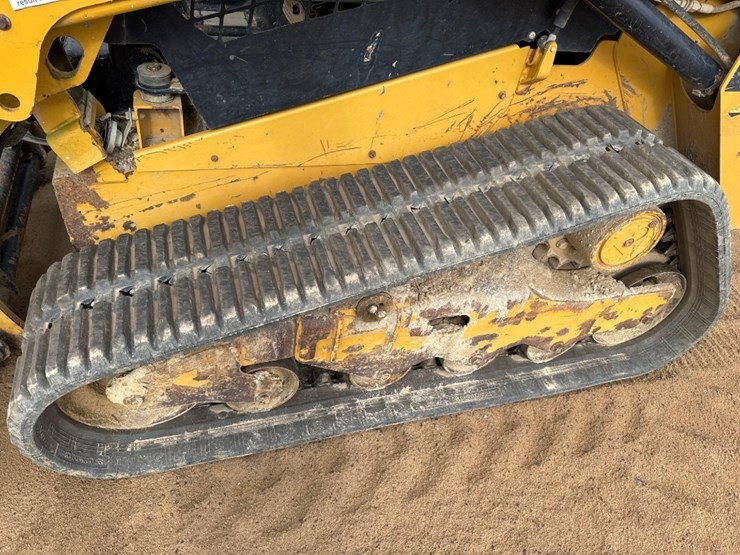 2016-caterpillar-259d-image-9