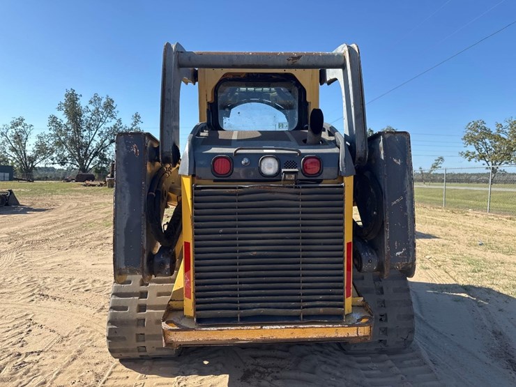 2012-john-deere-329d-image-7
