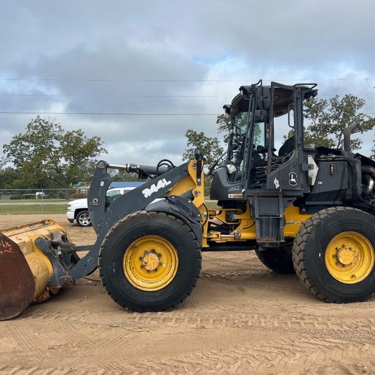 2018 DEERE 344L