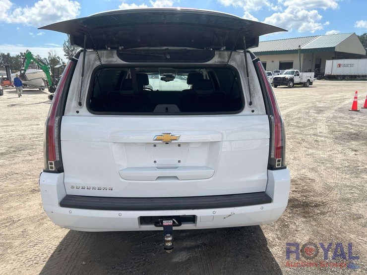2019-chevrolet-suburban-image-31