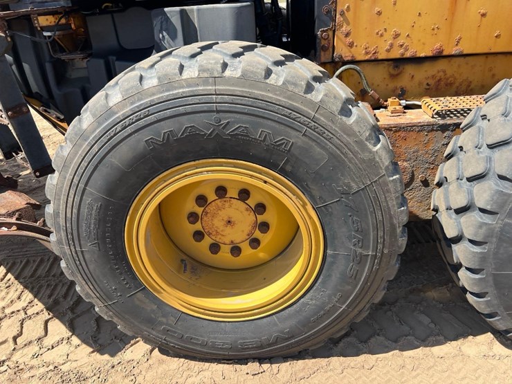 caterpillar-120-image-18