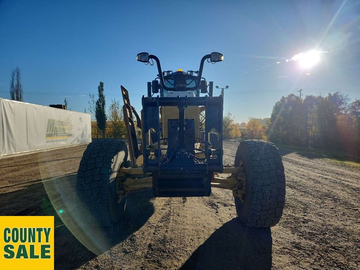 2015-caterpillar-14m-image-20