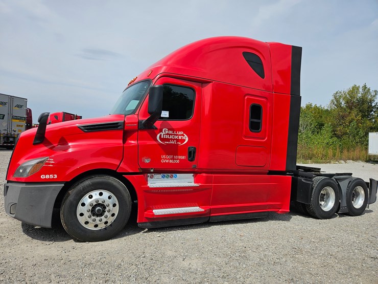 2019-freightliner-cascadia-126-image-4