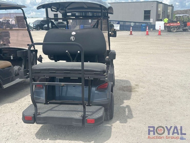 md-electric-golf-cart-with-battery-charger-image-3