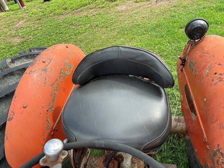 massey-ferguson-65-image-28