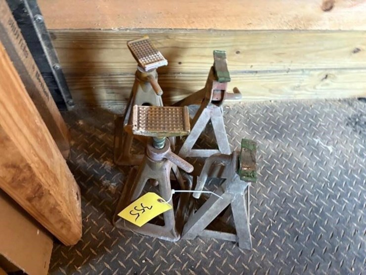 jack-stands-image-1