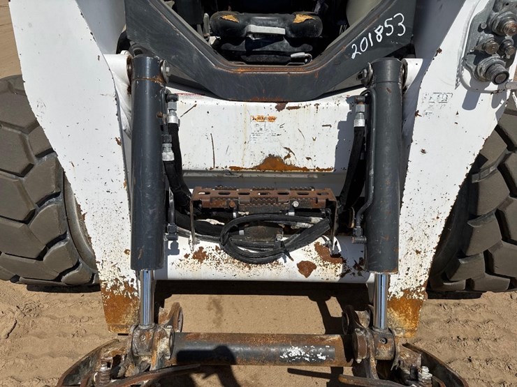 2016-bobcat-s850-image-17
