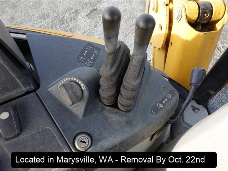 2014-caterpillar-420f-image-22