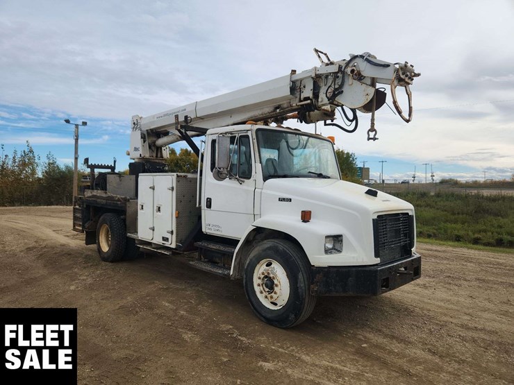 2001-freightliner-fl80-image-2