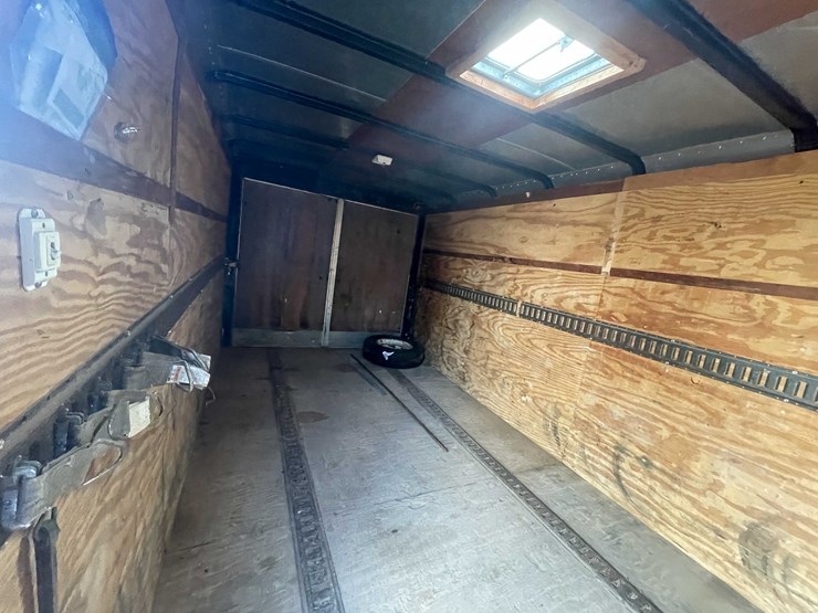 #1895-•-pace-16'-enclosed-dual-axle-trailer-(has-wi-title)-image-19