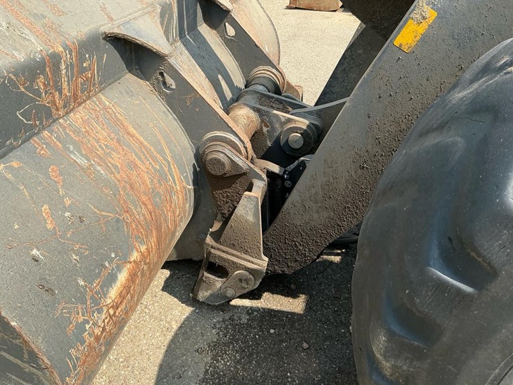 2018-deere-524k-image-19
