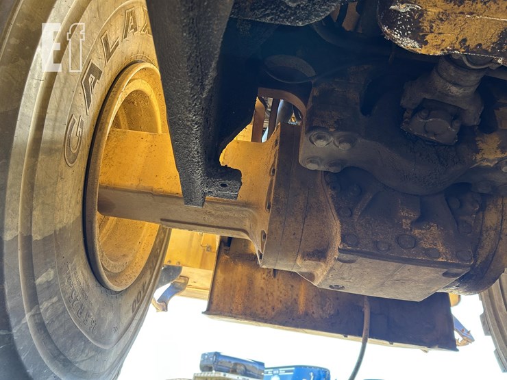 2003-deere-824j-image-39