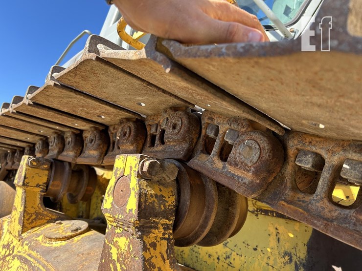 komatsu-d65ex-12-image-19