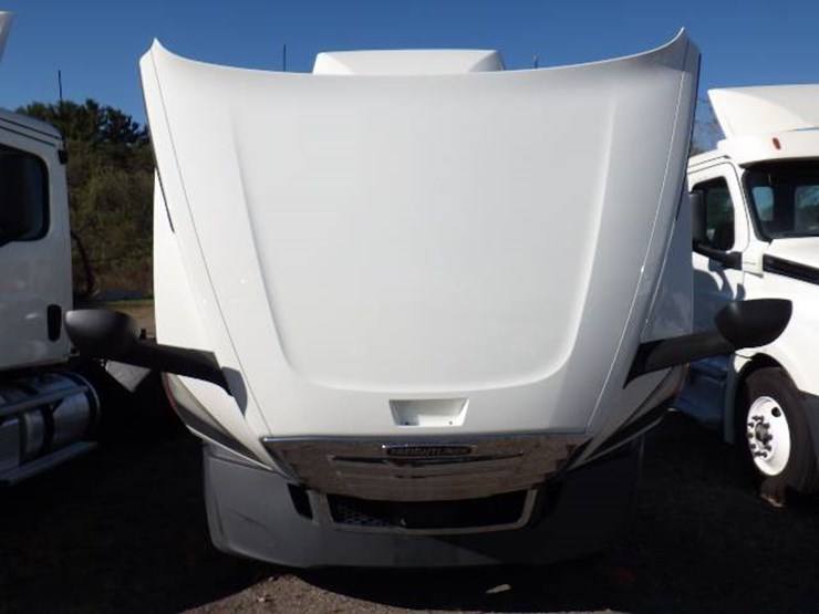2018-freightliner-cascadia-126-image-13