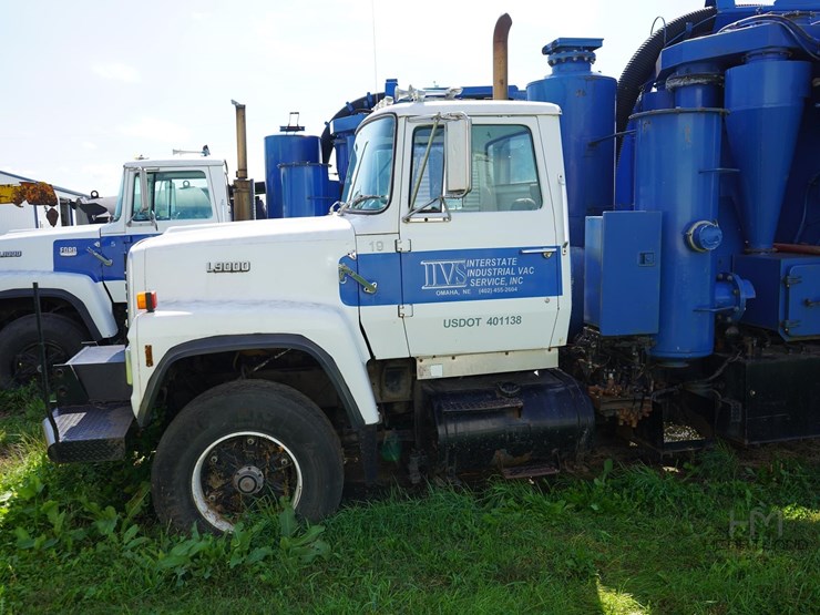 1987-ford-l9000-image-11