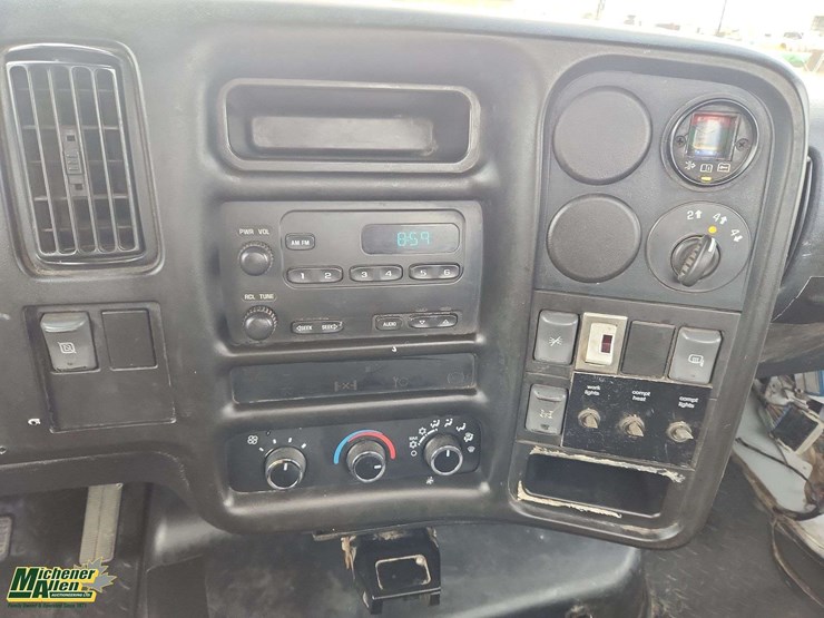 2005-gmc-topkick-c5500-image-9