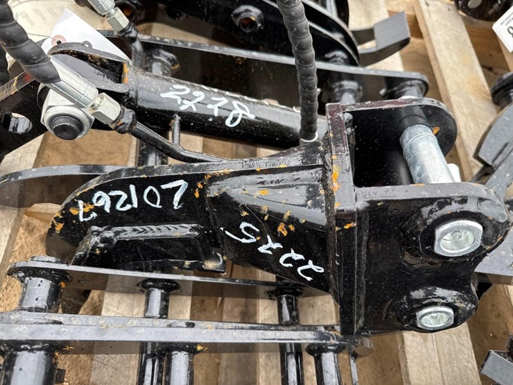 unused-iranch-1r-excavator-ripper-image-1