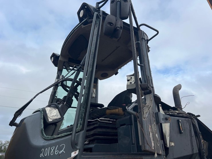 2018-deere-344l-image-27