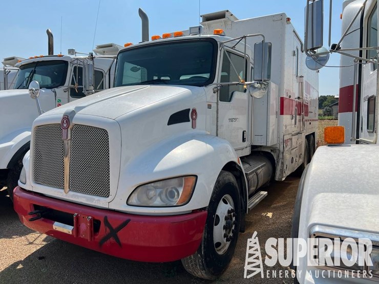 2011-kenworth-t370-image-1