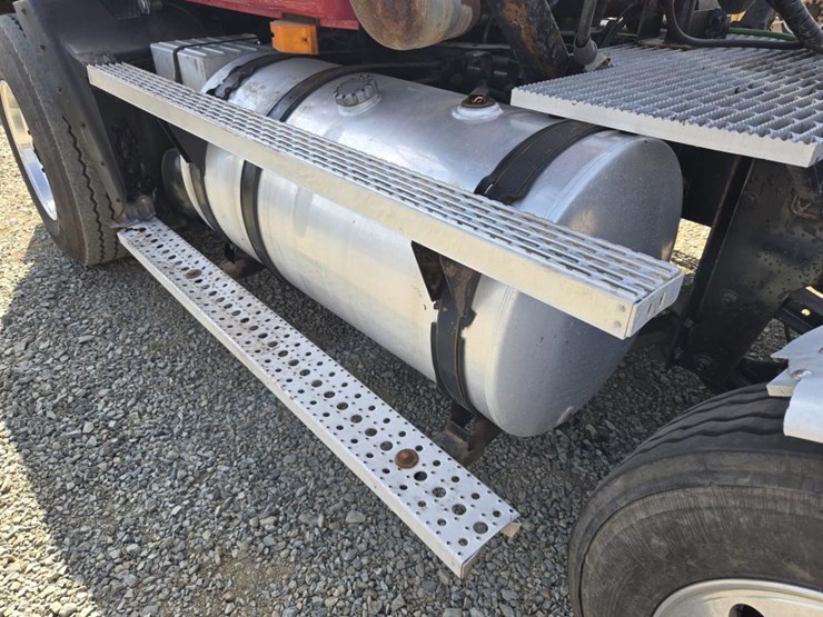 2005-mack-cl733-image-20