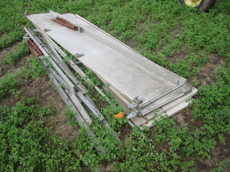 #5064-•-10'-used-garage-door-image-2