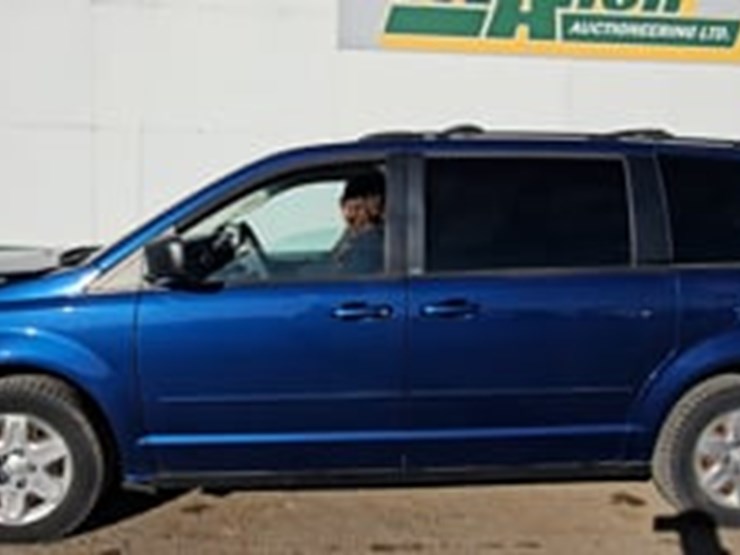 2010-dodge-grand-caravan-se-image-23
