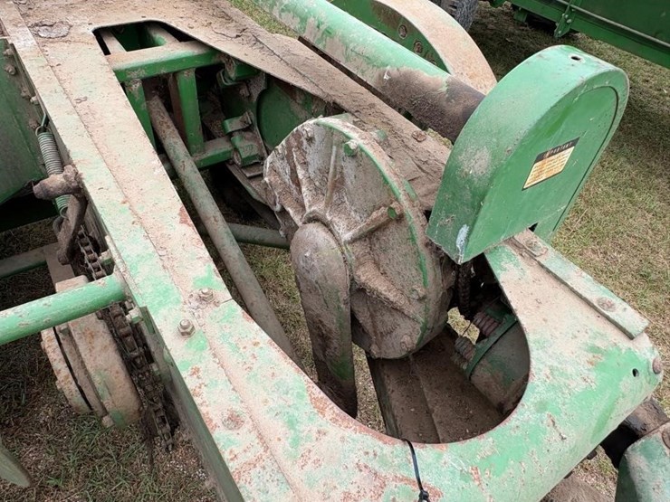 john-deere-14t-image-7