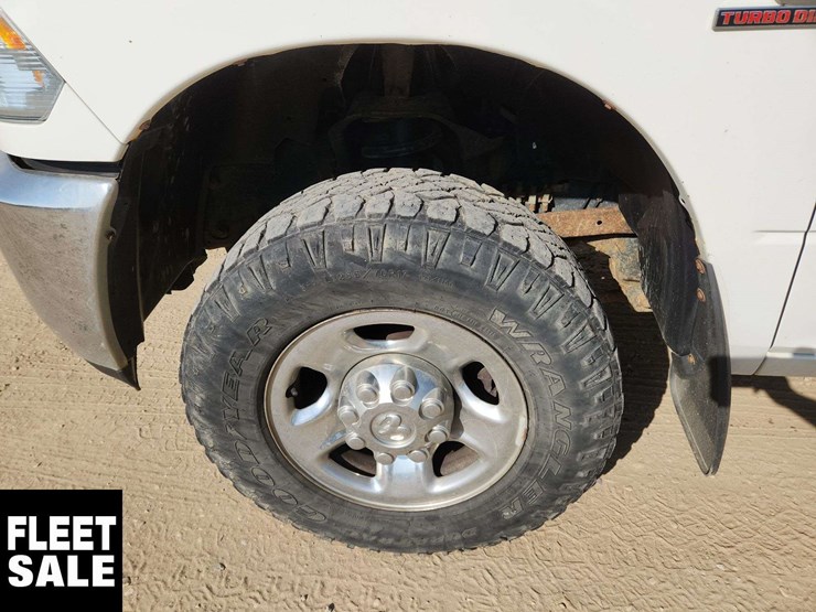 2013-ram-2500-slt-image-15