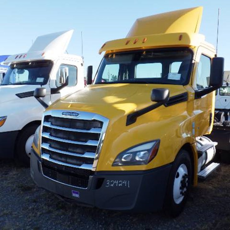 2019 FREIGHTLINER CASCADIA 126